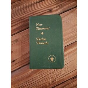 Pocket Size BIBLE English New Testament Psalms Proverbs Green Cover  EUC